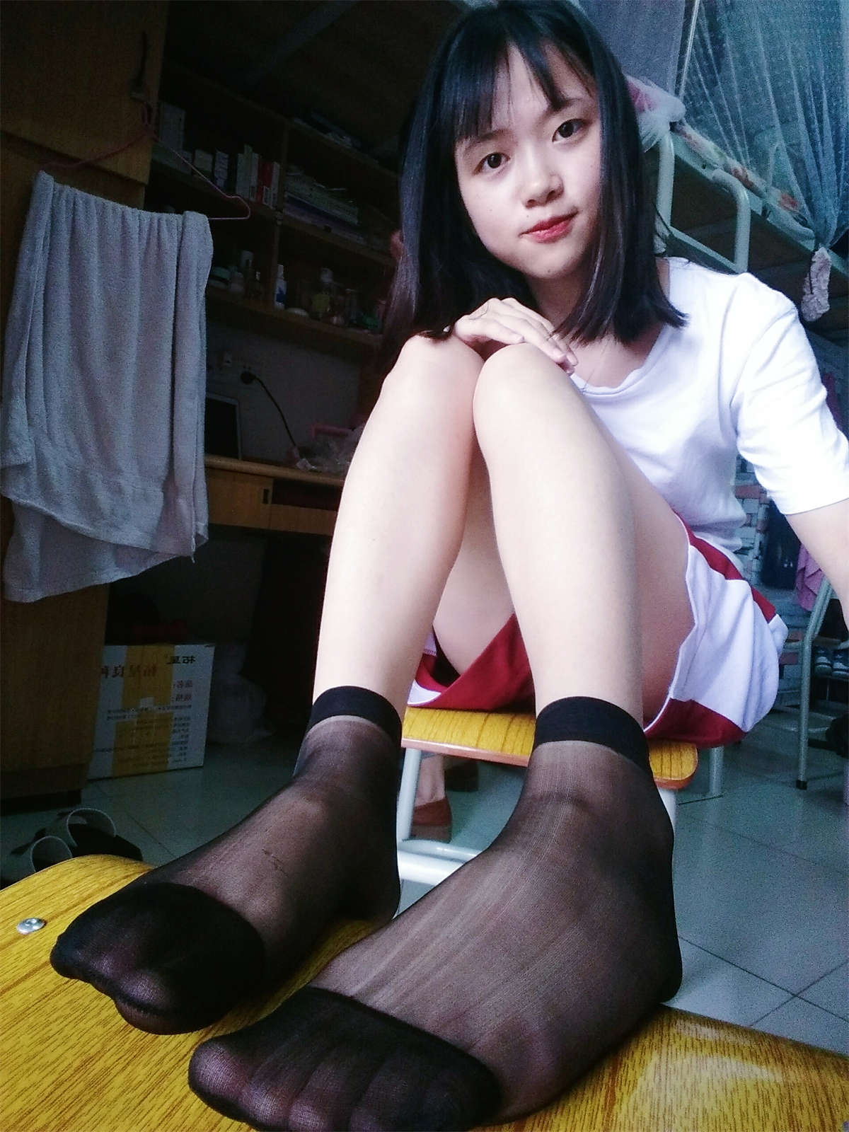 图片[2]-学妹校园寝室短丝系列035期 清茹-日更街拍