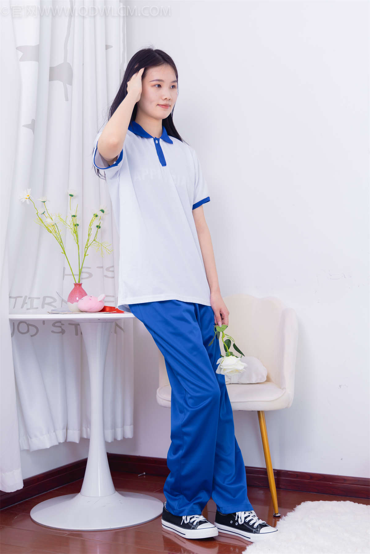 物恋传媒 NO.1515 颜颜-校园时的她-日更街拍