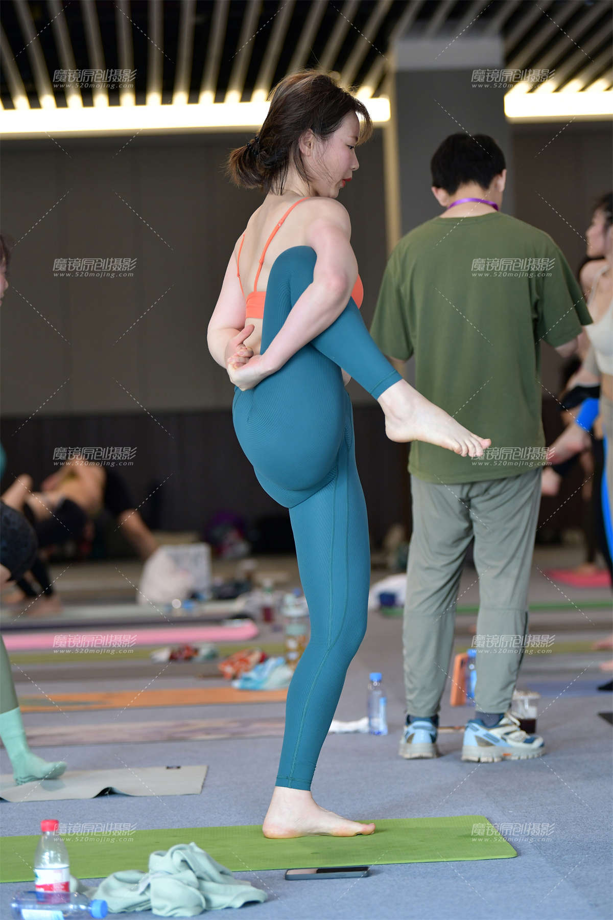 图片[2]-★白皙舒展瑜伽美女-日更街拍