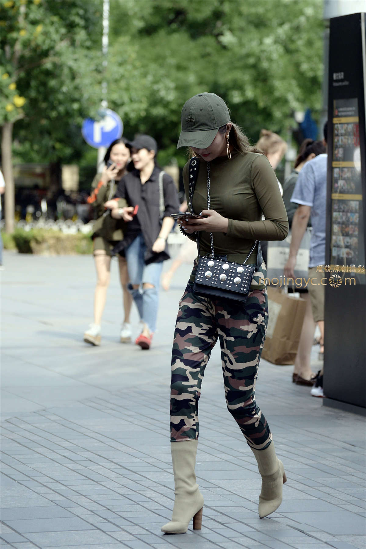 图片[2]-6-3军绿紧身背心，迷彩紧身裤-日更街拍