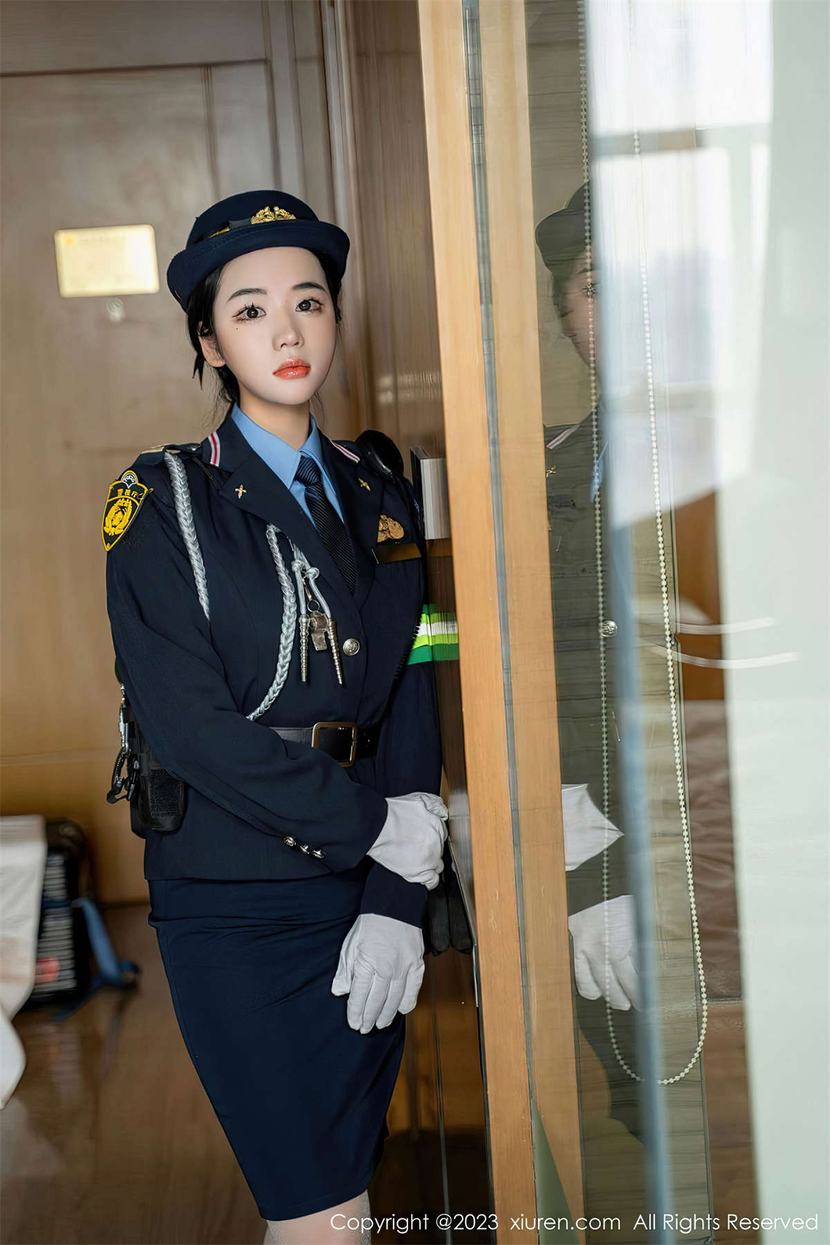 图片[2]-Xiuren秀人网 2023.03.30 No.6497 汐汐爱吃草莓-日更街拍