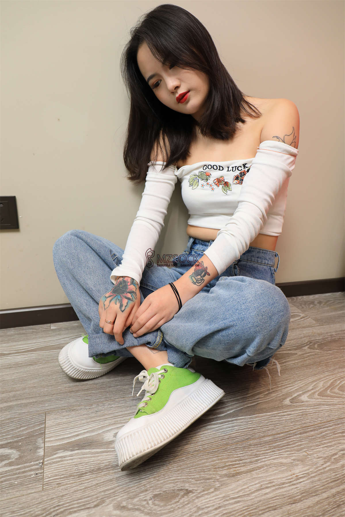 MZSOCK-2019 NO.059 芳芳-日更街拍