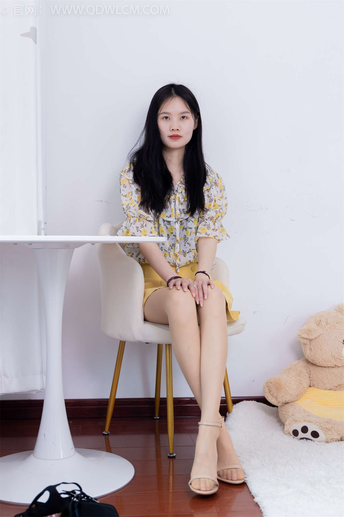 物恋传媒 NO.1612 颜颜-春日雏菊-日更街拍