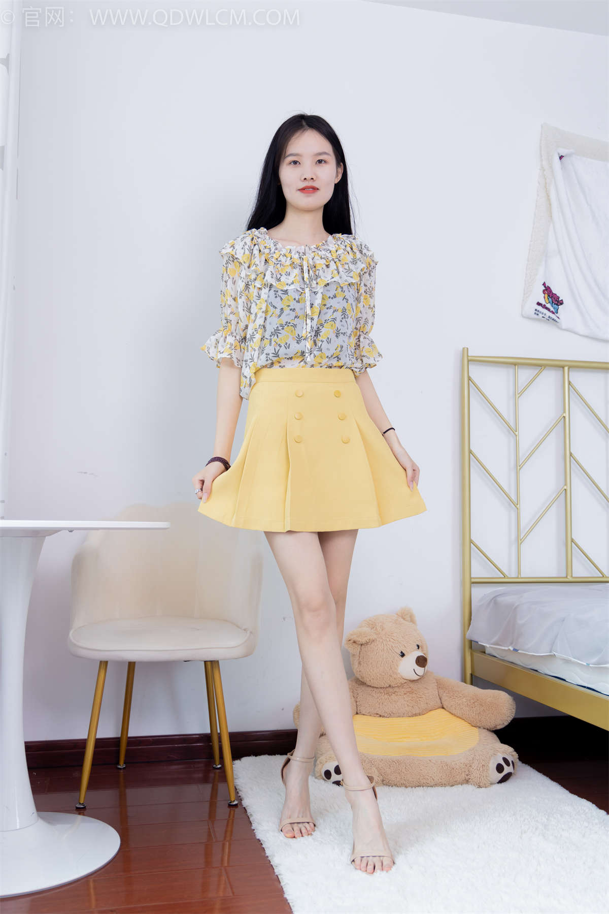 图片[2]-物恋传媒 NO.1612 颜颜-春日雏菊-日更街拍