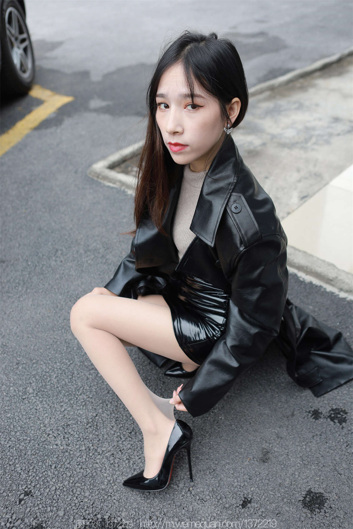 IESS异思趣向 2023.02.01 丝享家1348：美子 狂野皮衣-日更街拍