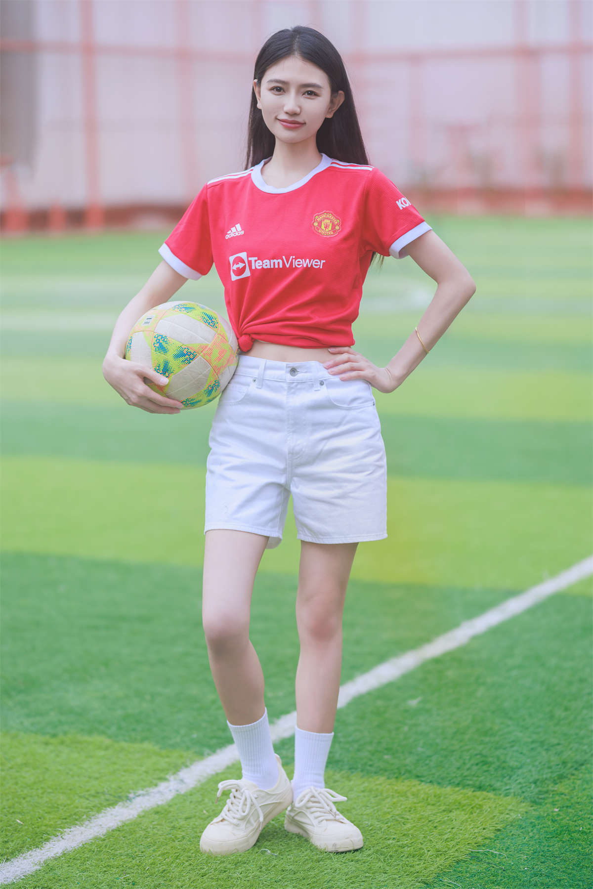 YITUYU艺图语 2023.08.21 足球女孩 芳芳学姐插图1