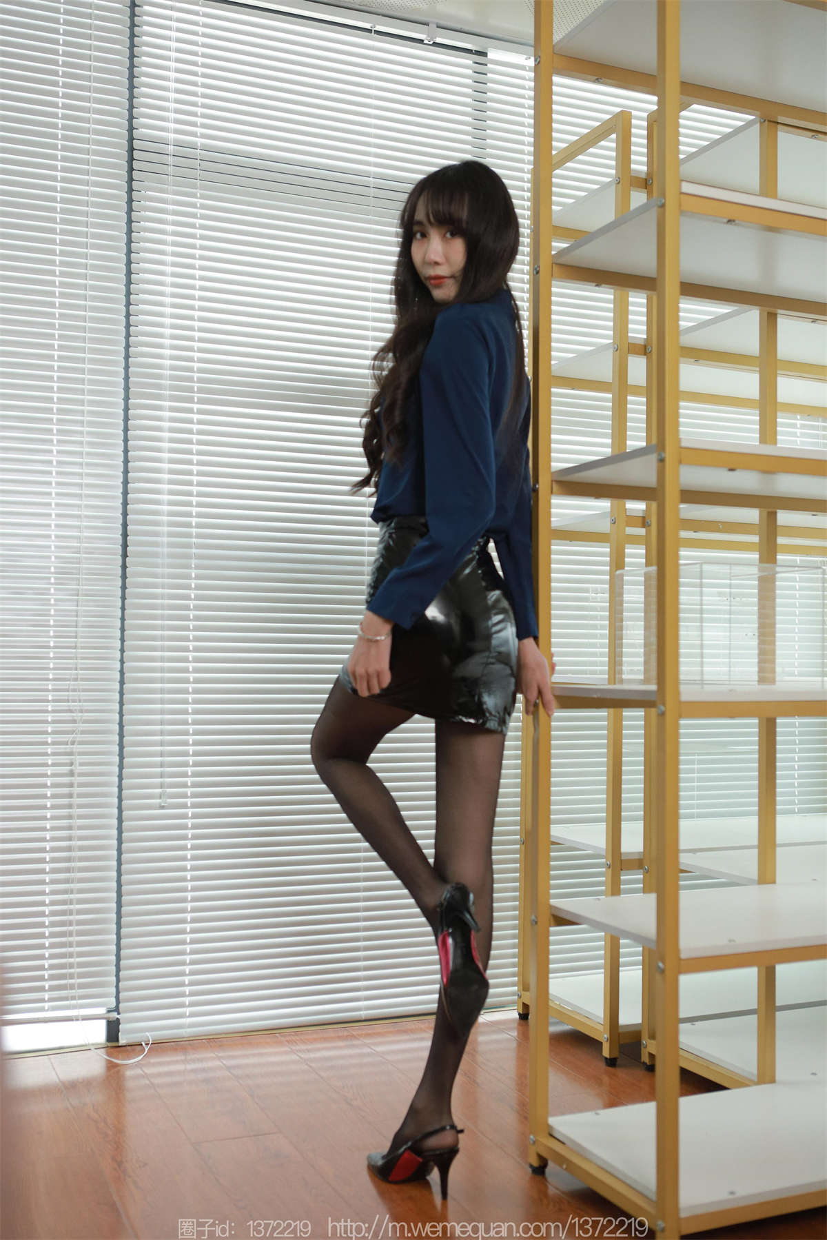 图片[2]-IESS异思趣向 2023.02.02 丝享家1349：团团 最长的腿-日更街拍