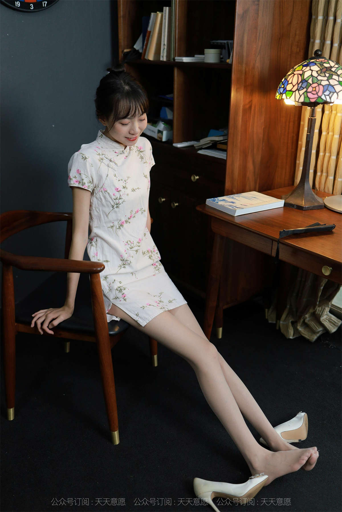 图片[2]-IESS异思趣向 丝享家954期：团团 长腿旗袍-日更街拍