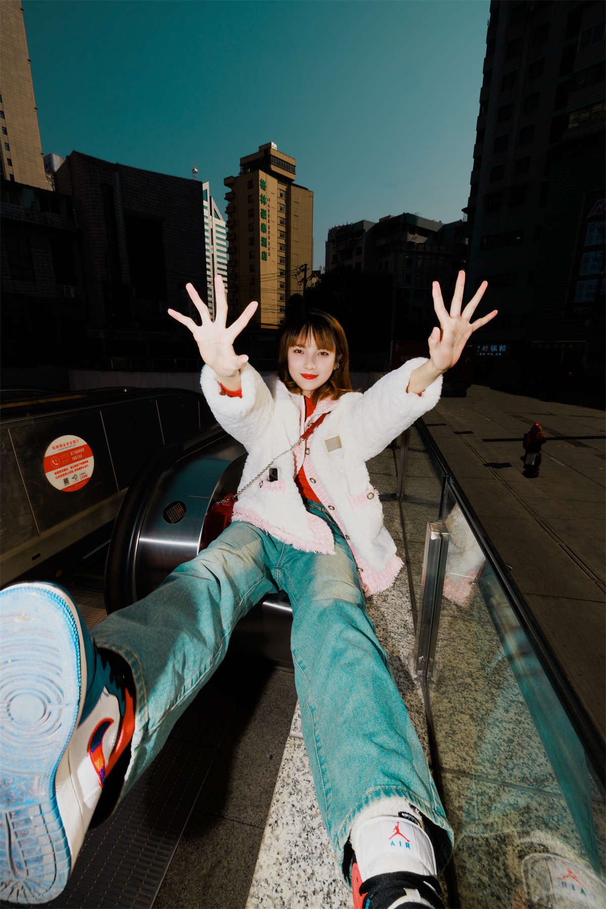 YITUYU艺图语 2023.06.12 晴天街拍 妮妮插图1