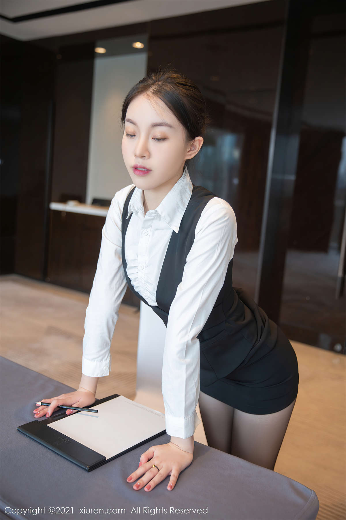 Xiuren秀人网 2021.10.19 NO.4083 一颗甜蛋黄a-日更街拍