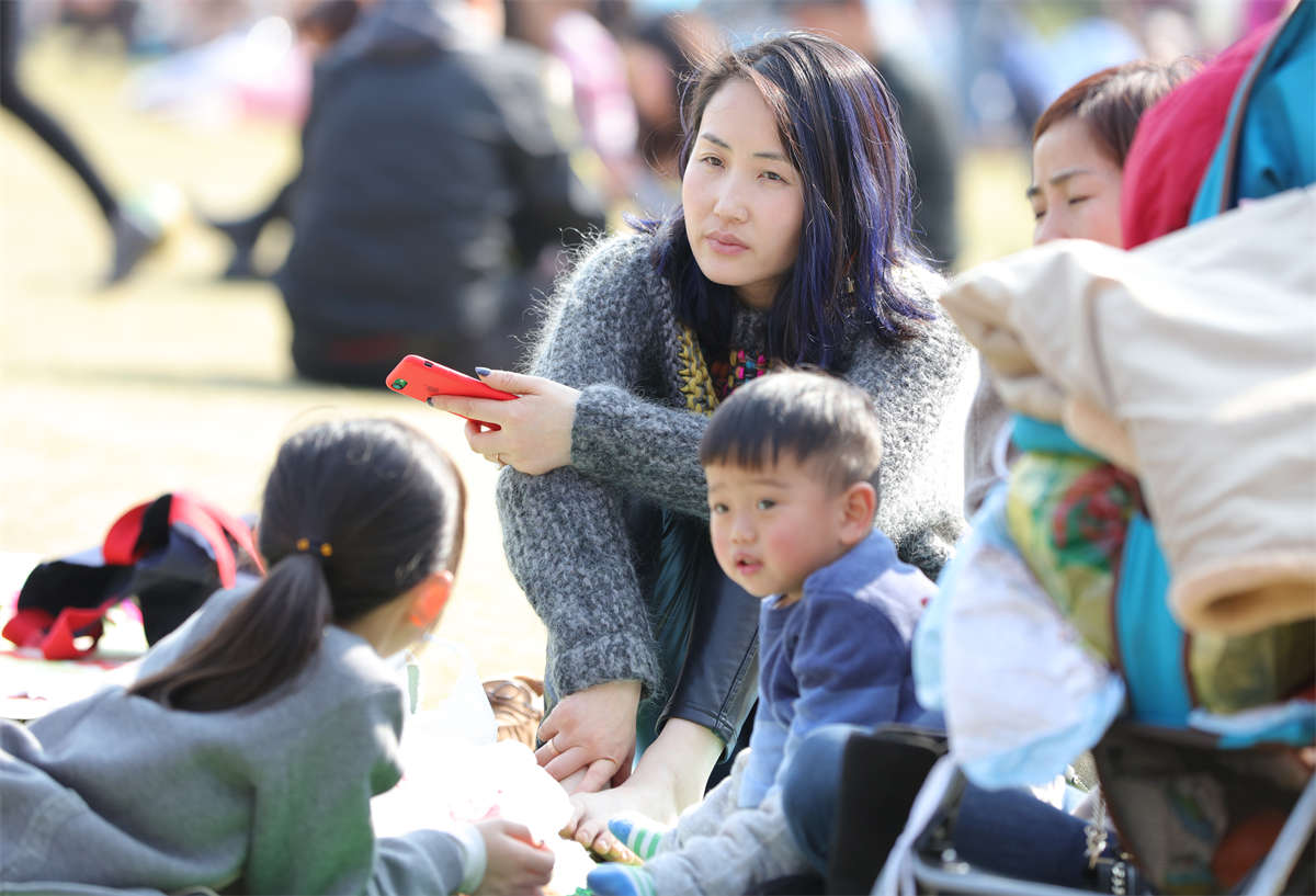 图片[2]-踏青公园街拍系列No.315 Canon5D草地系列-日更街拍
