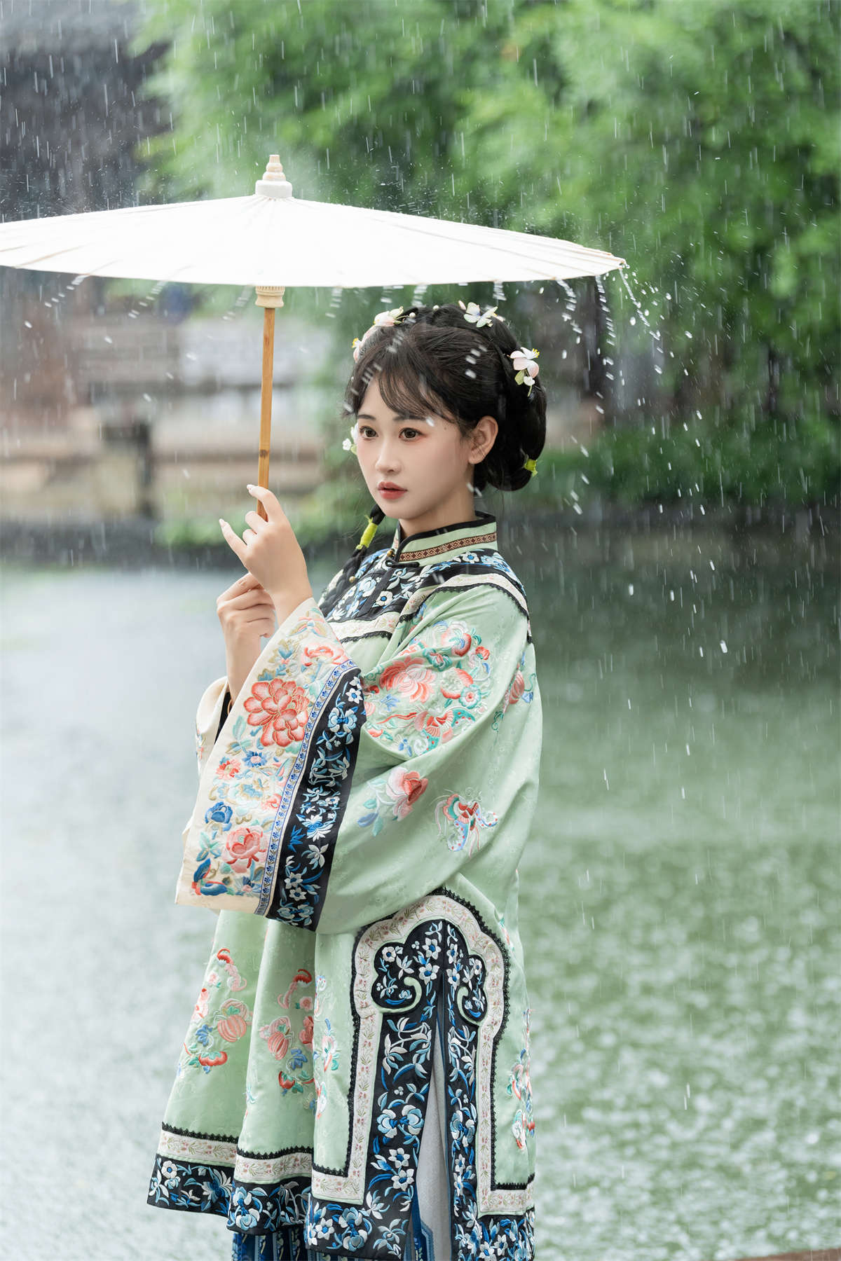 YITUYU艺图语 2024.09.15 雨天的宿命感 湫一只岁岁-日更街拍