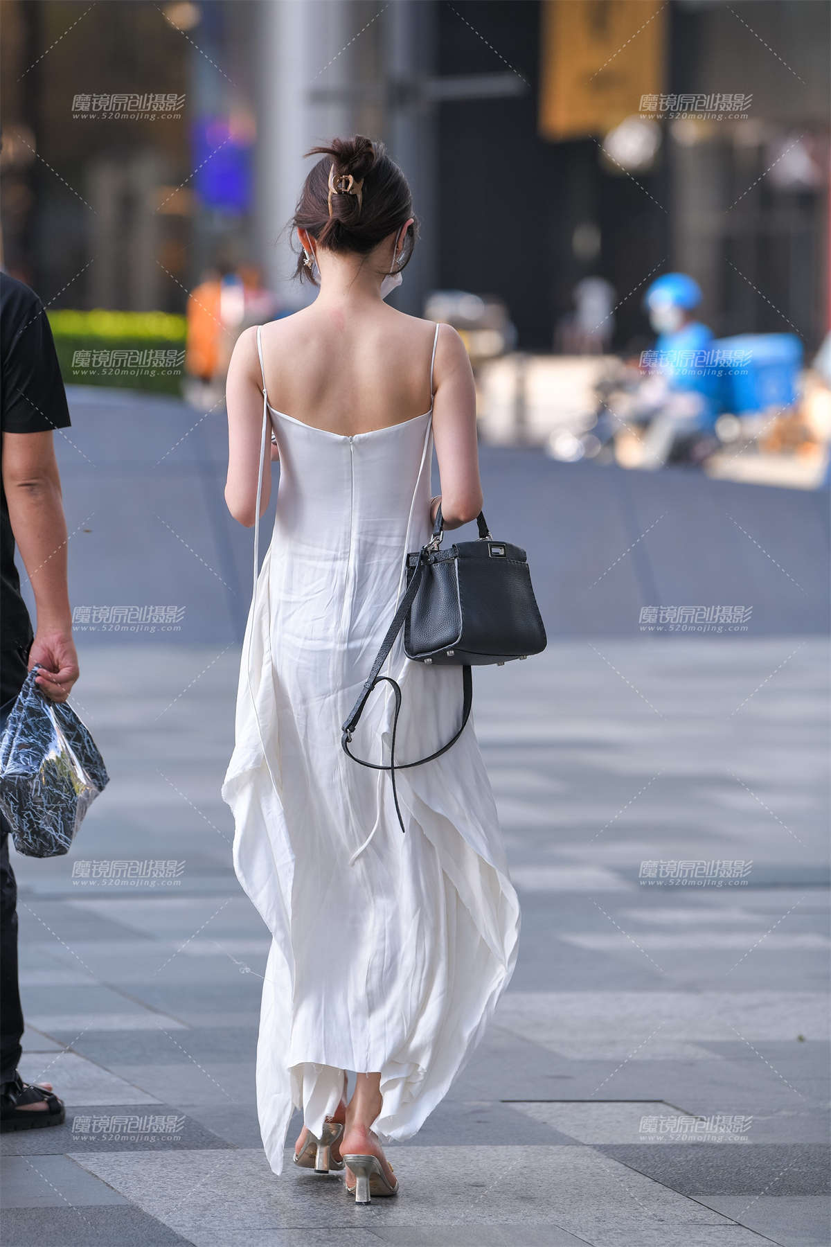 图片[2]-飘逸长裙美女-日更街拍