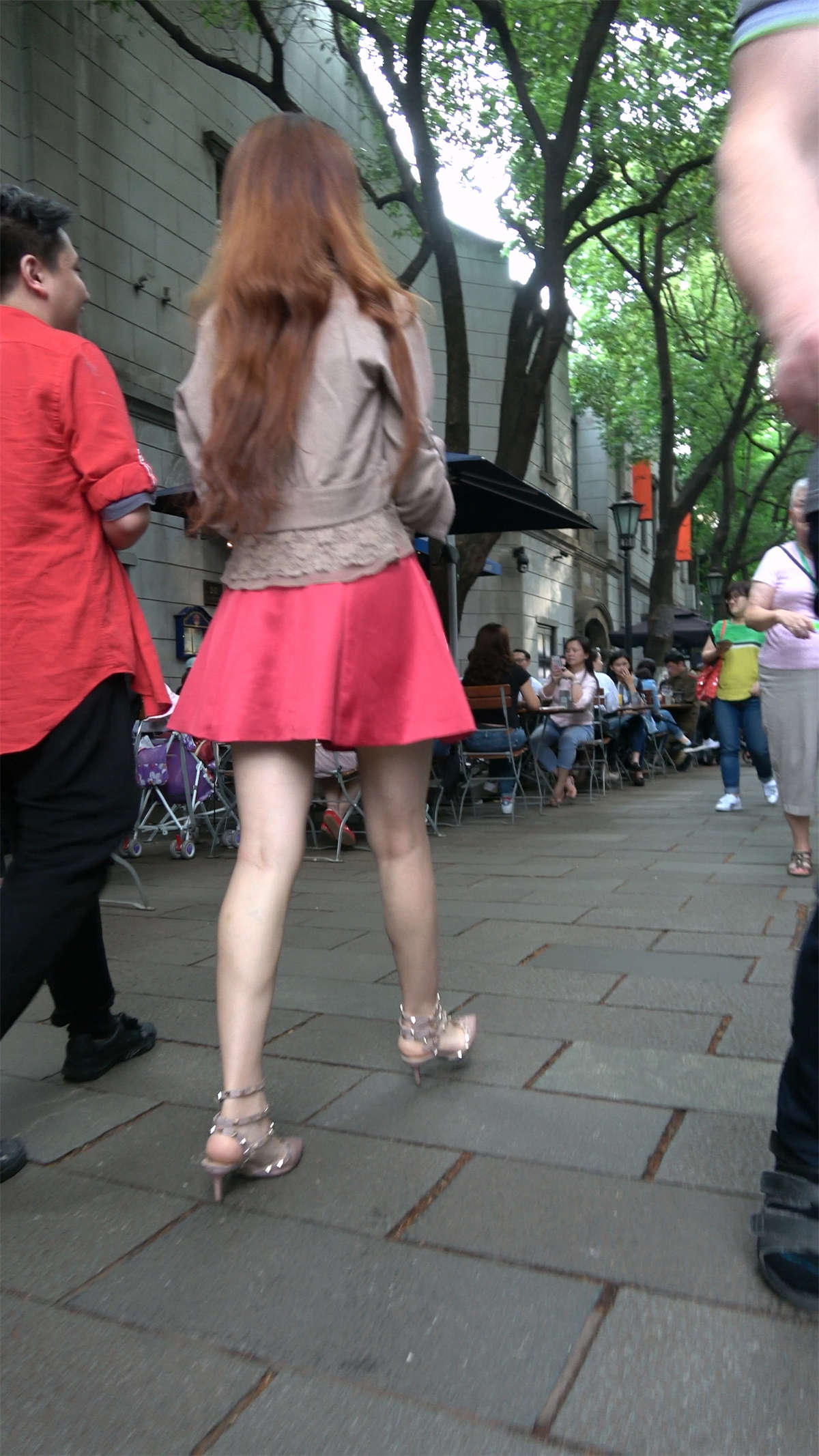 图片[2]-超气质红色连衣裙美腿美女姐姐-日更街拍