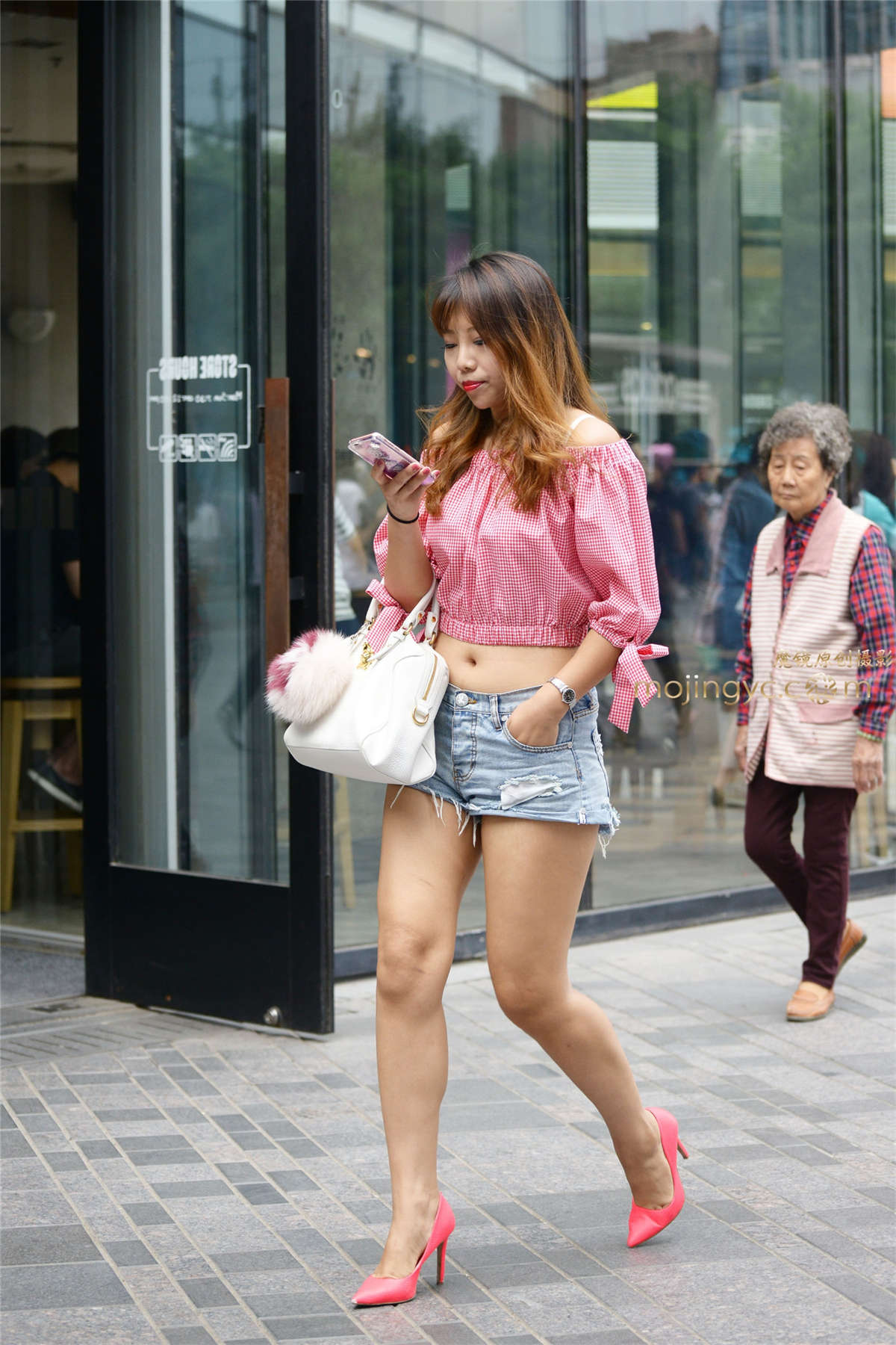 6-11糖果色尖头细高跟-日更街拍