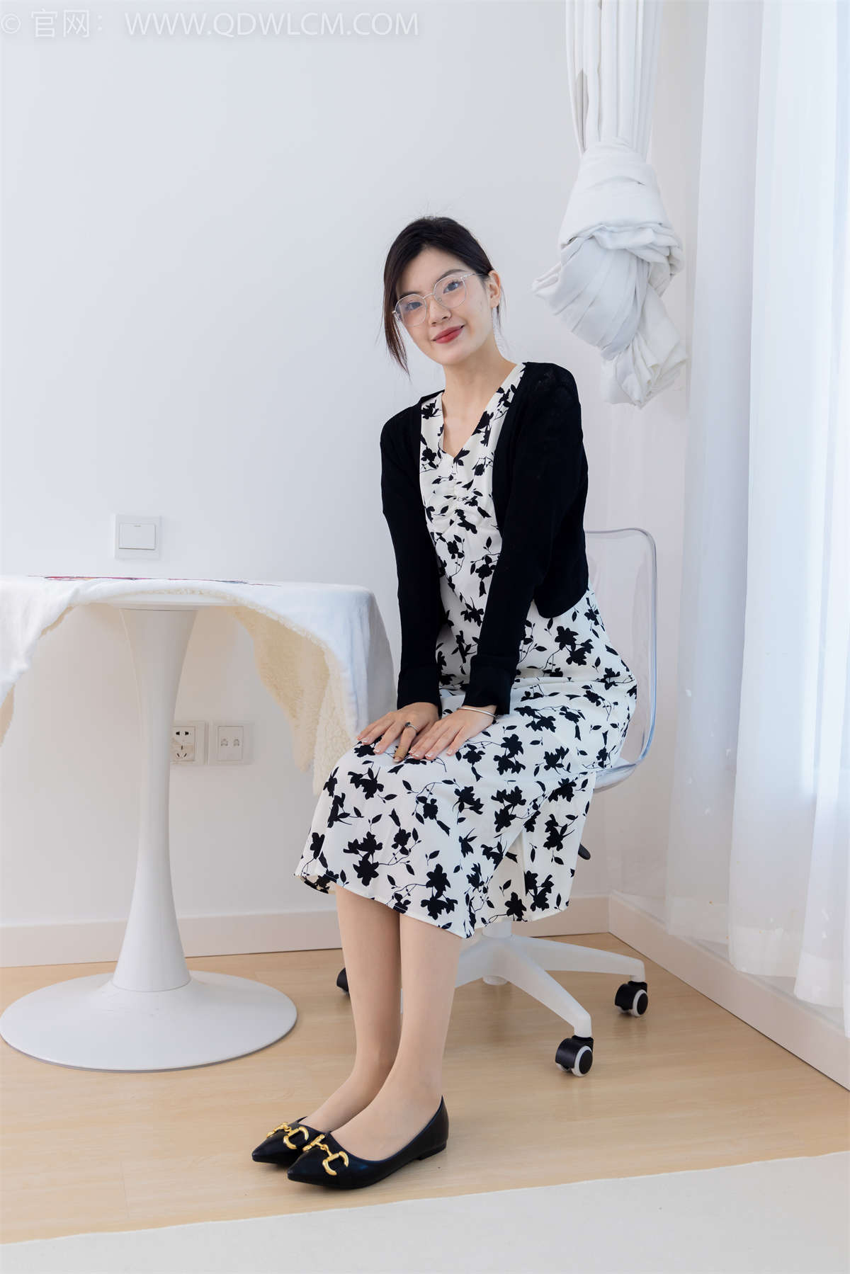 物恋传媒 NO.1821 青黛-还是会想你-日更街拍