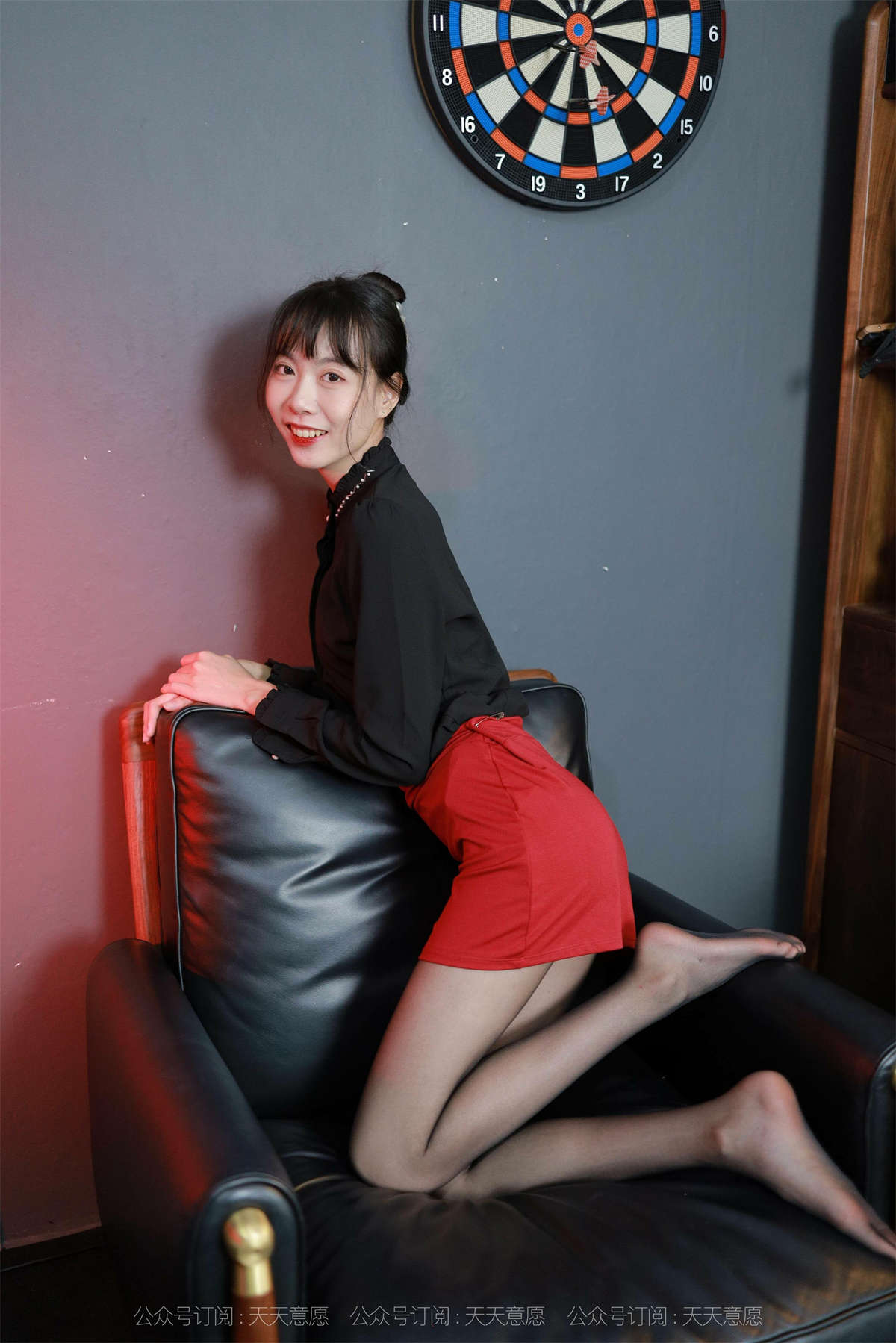 IESS异思趣向 丝享家959期：团团 姓感红与黑-日更街拍