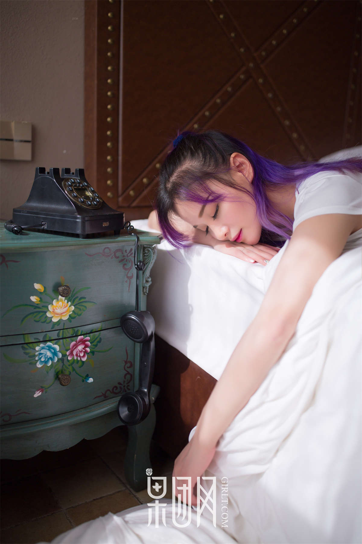 图片[2]-Girlt果团网 熊川纪信 NO.003 紫发豪乳妹-日更街拍