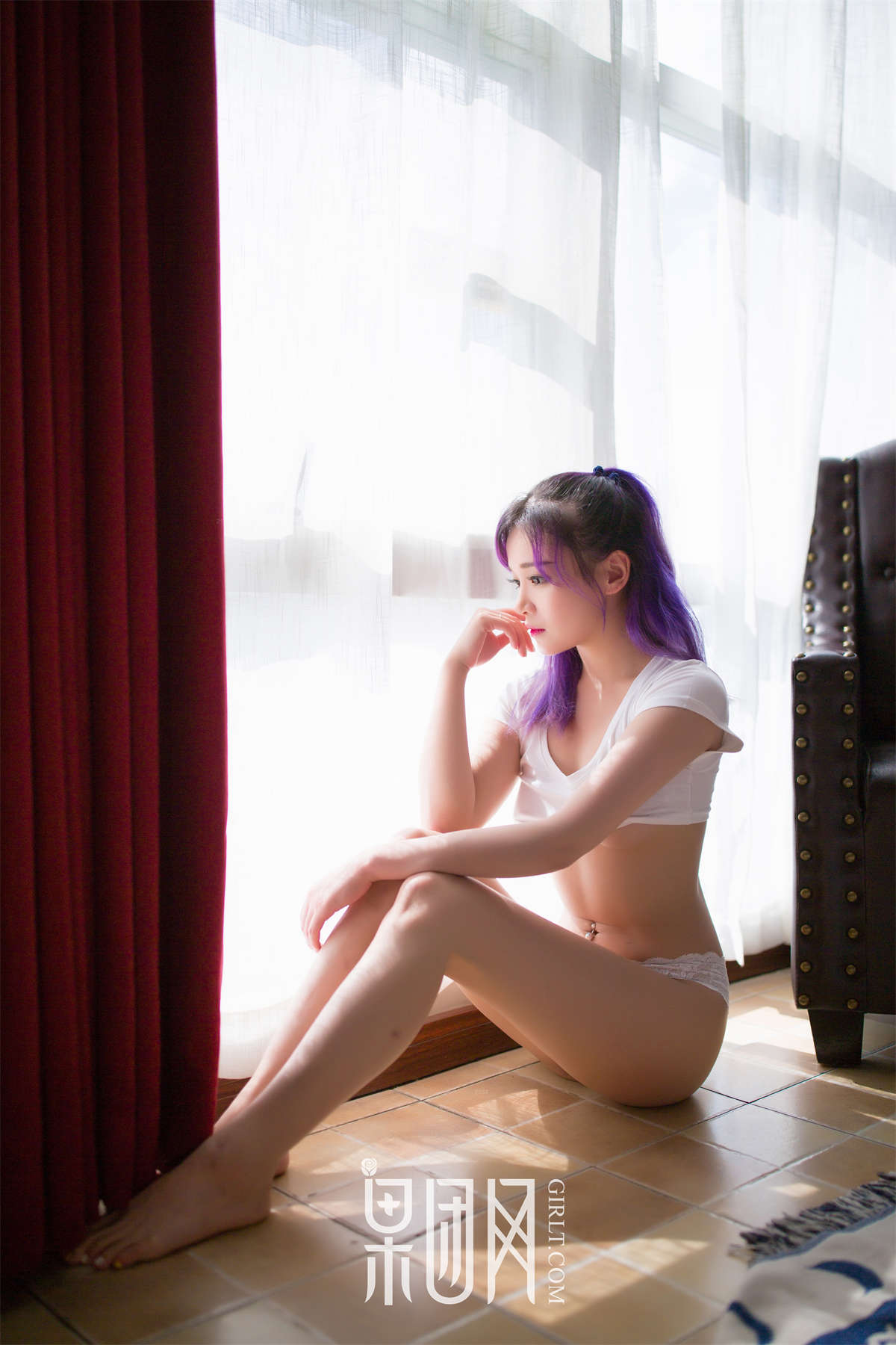 Girlt果团网 熊川纪信 NO.003 紫发豪乳妹-日更街拍