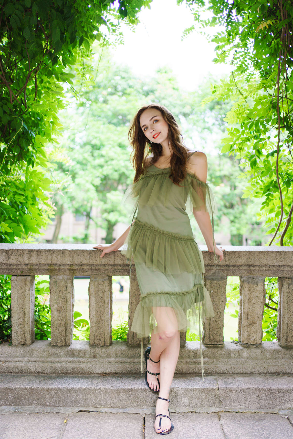 YITUYU艺图语 2023.05.15 复古小洋楼前的外模拍摄 sasha插图1