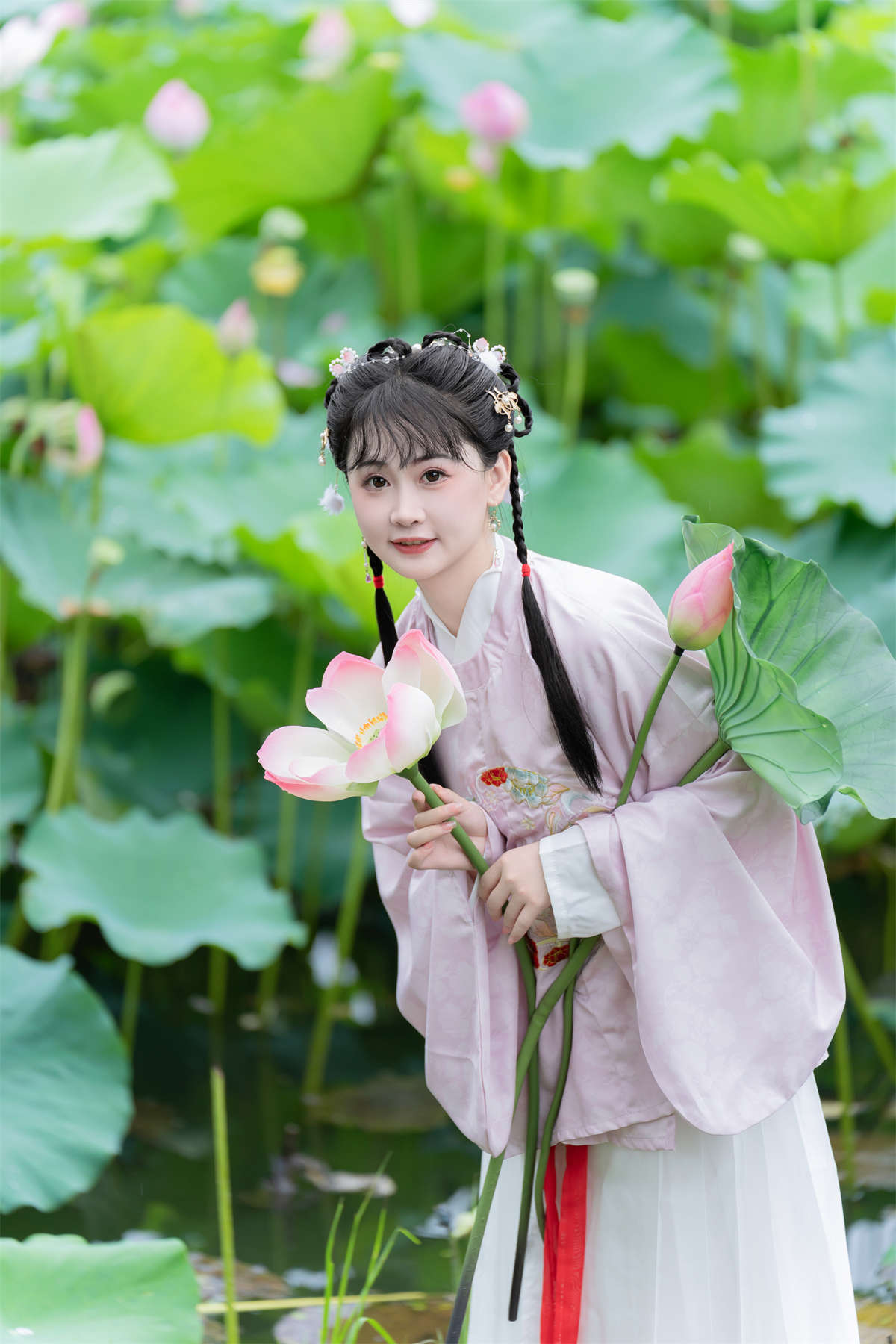 YITUYU艺图语 2024.08.08 荷花的夏天 湫一只岁岁-日更街拍
