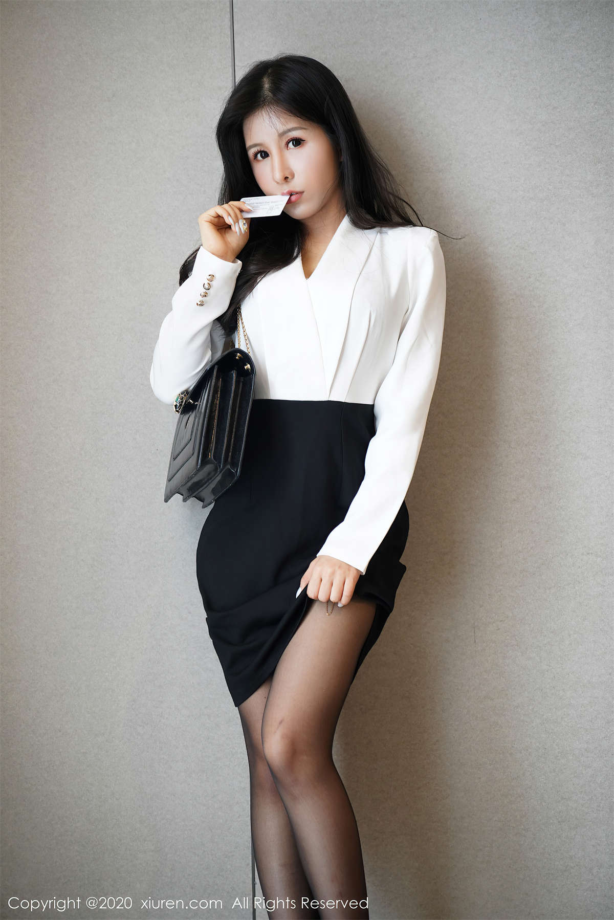 图片[2]-Xiuren秀人网 2020.07.20 NO.2346 奥莉-日更街拍