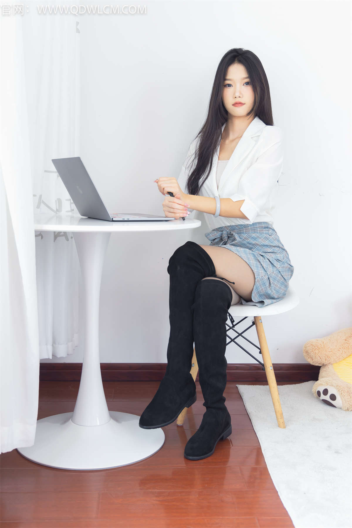 物恋传媒 NO.1366 小竹-认真的雪花-日更街拍