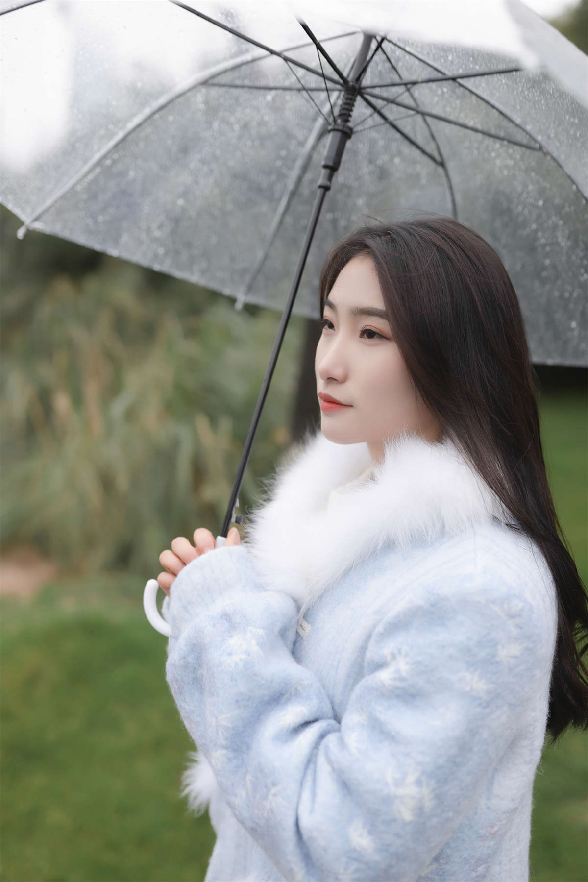 YITUYU艺图语 2022.08.31 蓝色阴雨 芸芸插图1