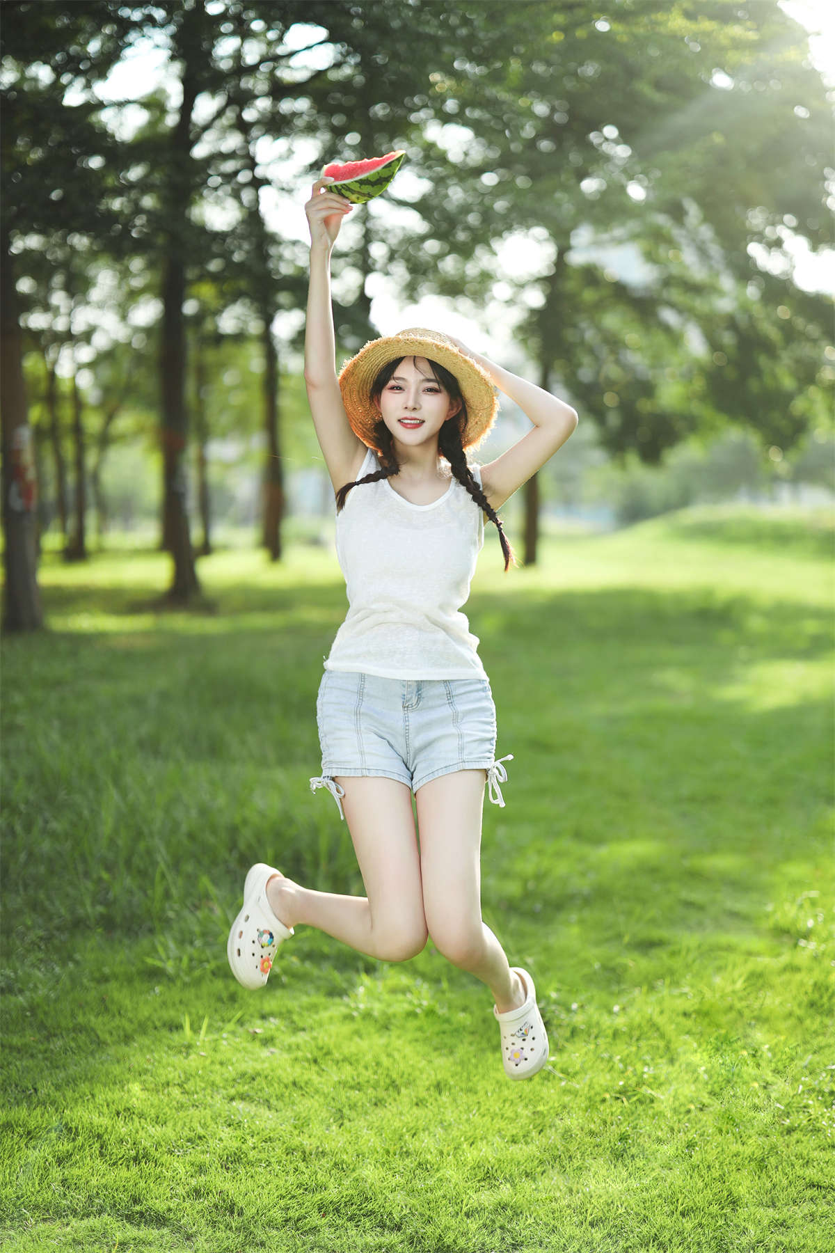 YITUYU艺图语 2023.10.16 夏日西瓜 我是小岁岁-日更街拍