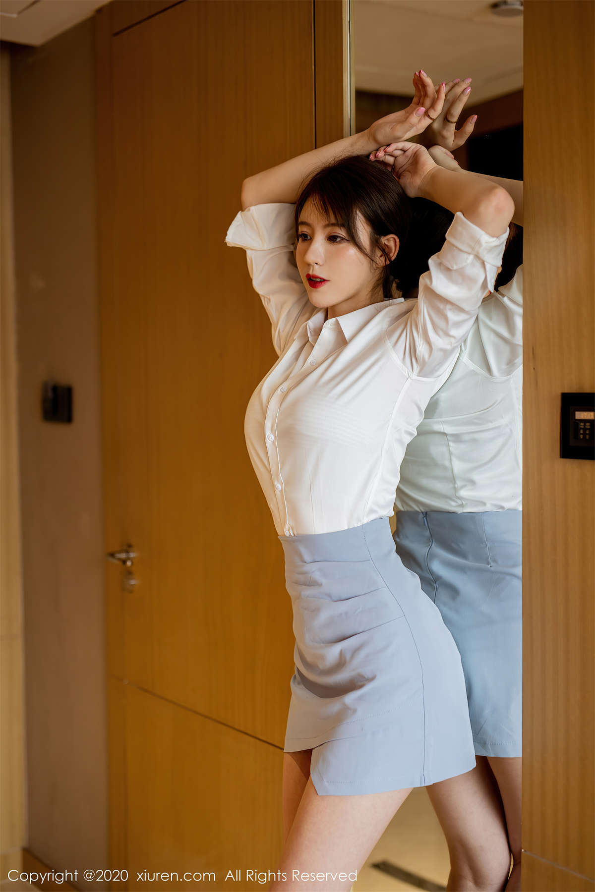 图片[2]-Xiuren秀人网 2020.07.21 NO.2350 yoo优优-日更街拍