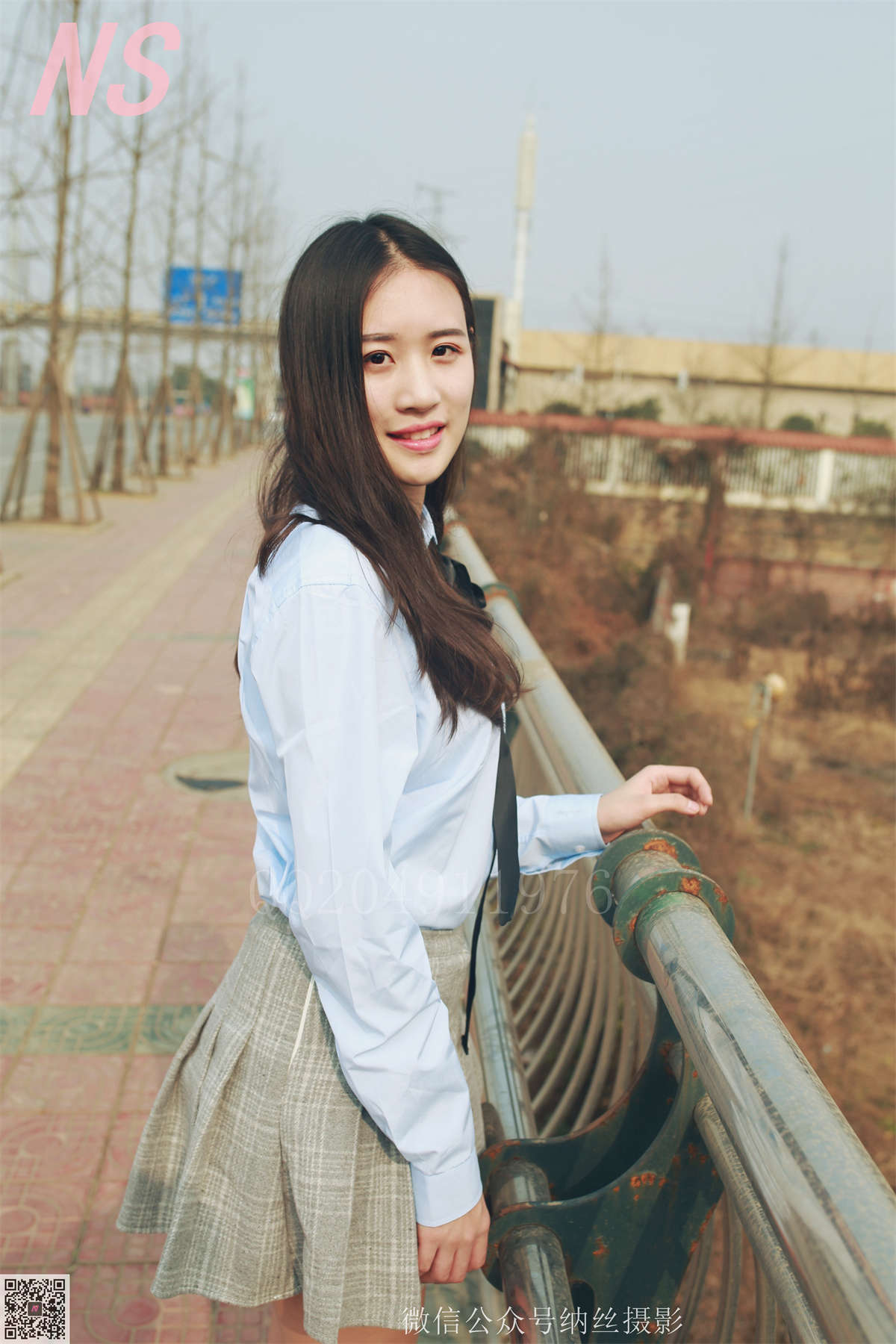 图片[2]-纳丝摄影No.205 小黄圣依 丝袜小白鞋-日更街拍