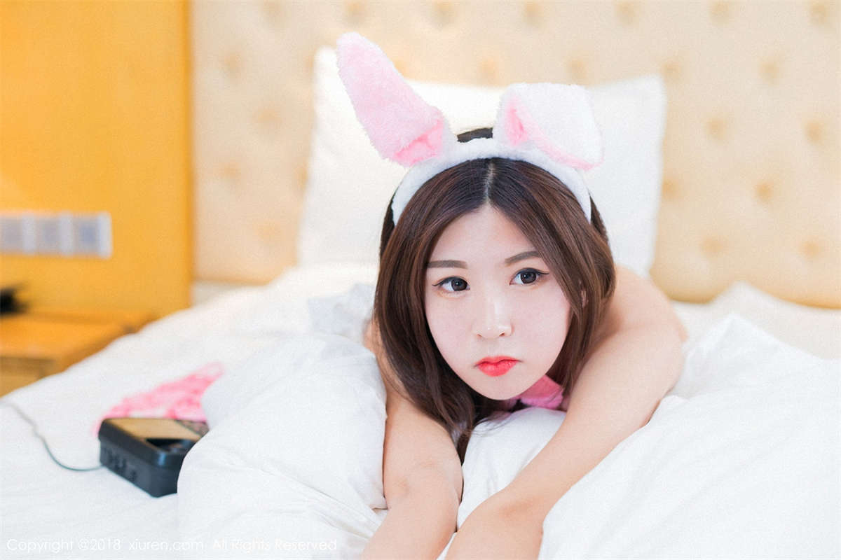 Xiuren秀人网 2018.05.02 NO.1000 点点lily-日更街拍