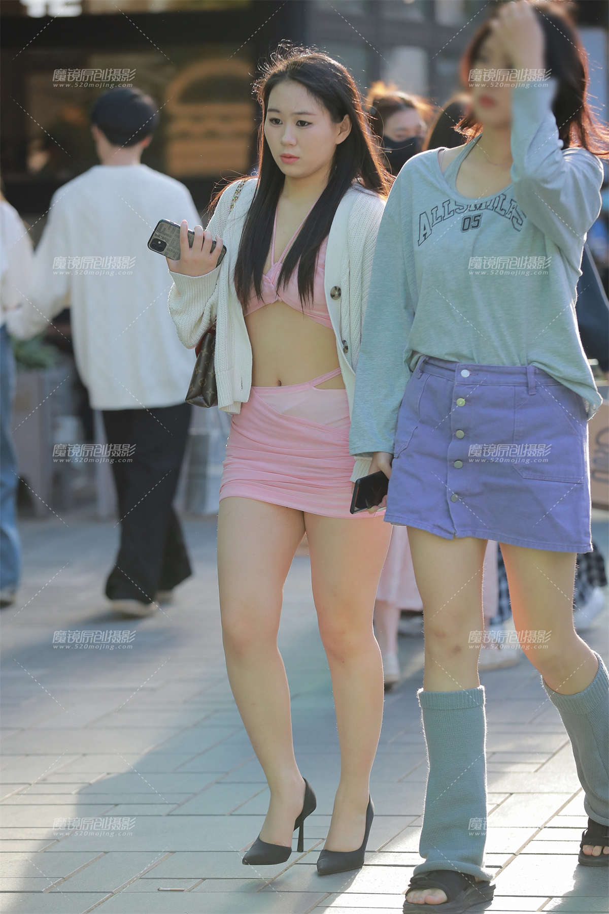 【玻璃街拍】超短包臀裙小姐姐-日更街拍
