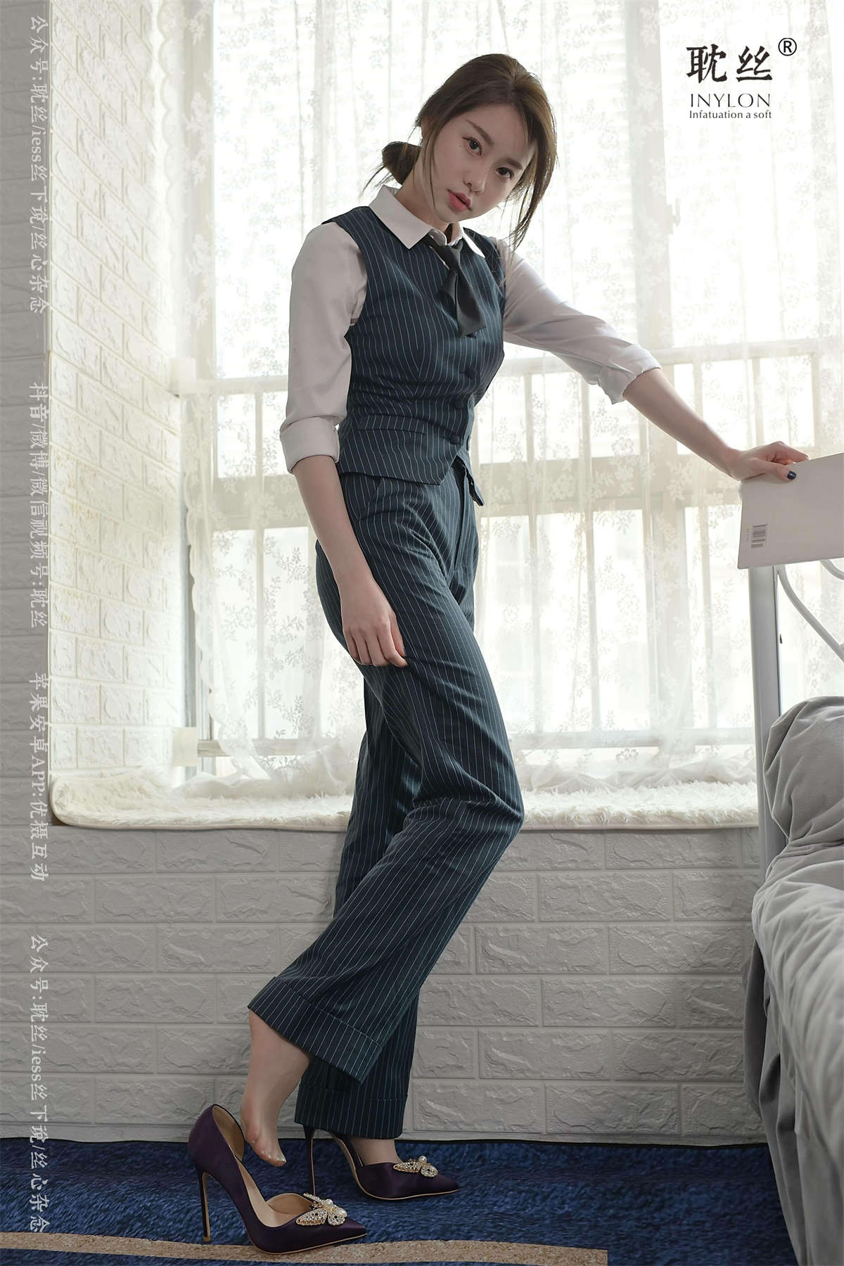 IESS异思趣向 耽丝003：佳爷 爷青回-日更街拍