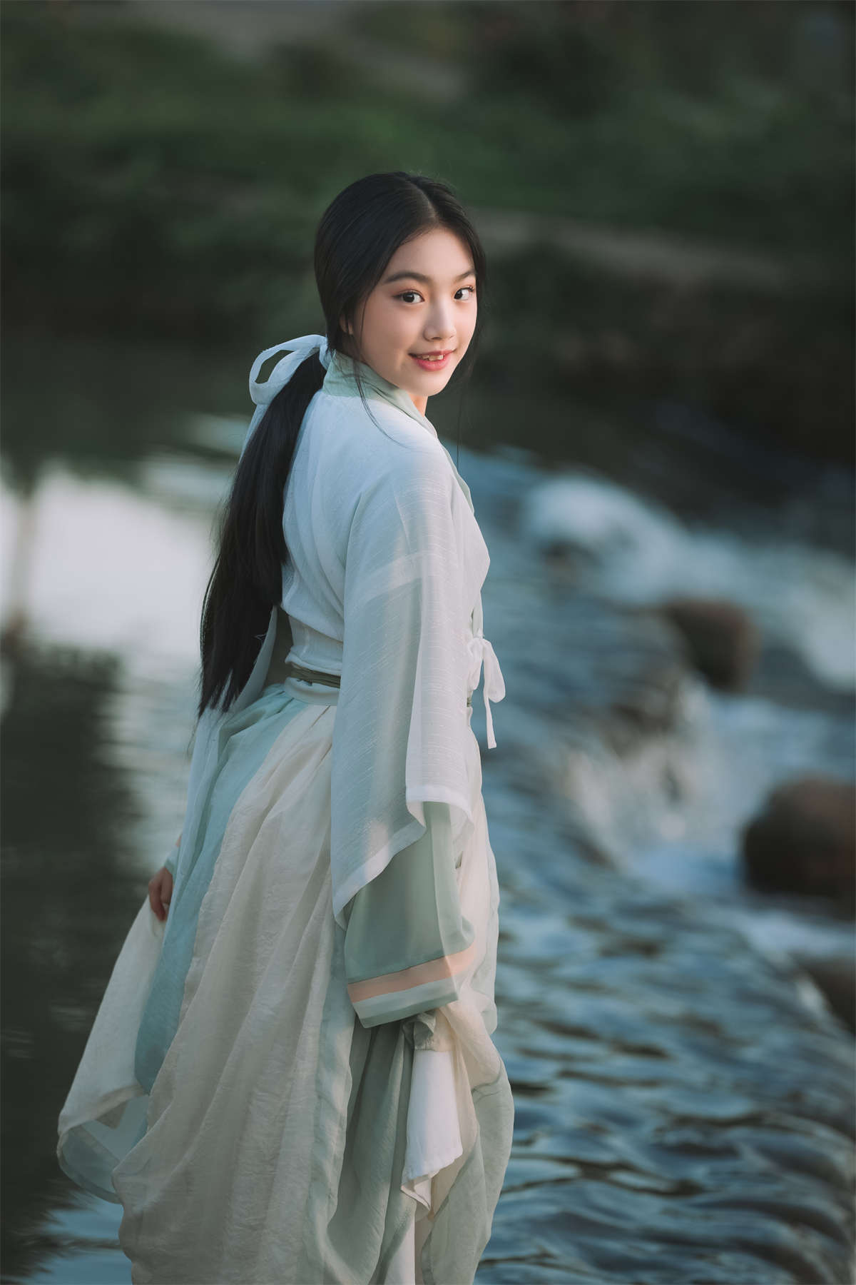 YITUYU艺图语 2022.04.11 茶园 木景抒-日更街拍