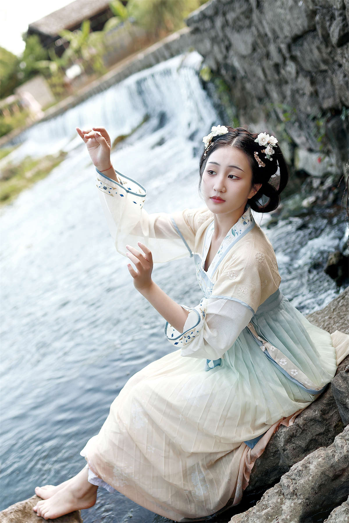 YITUYU艺图语 2023.08.15 石榴姑娘 搽小兔-日更街拍