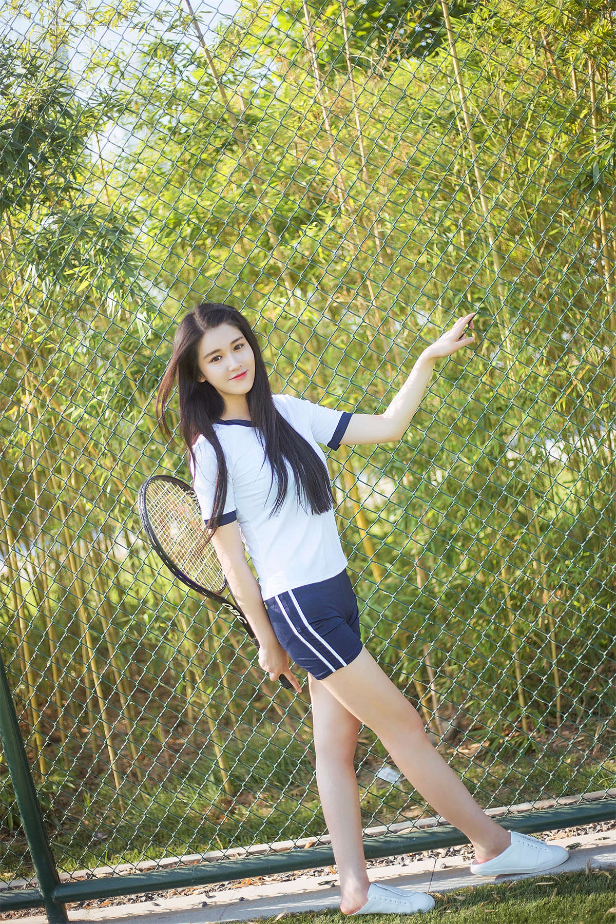 YITUYU艺图语 2022.06.13 操场元气少女 尚雨茜Momooly-日更街拍