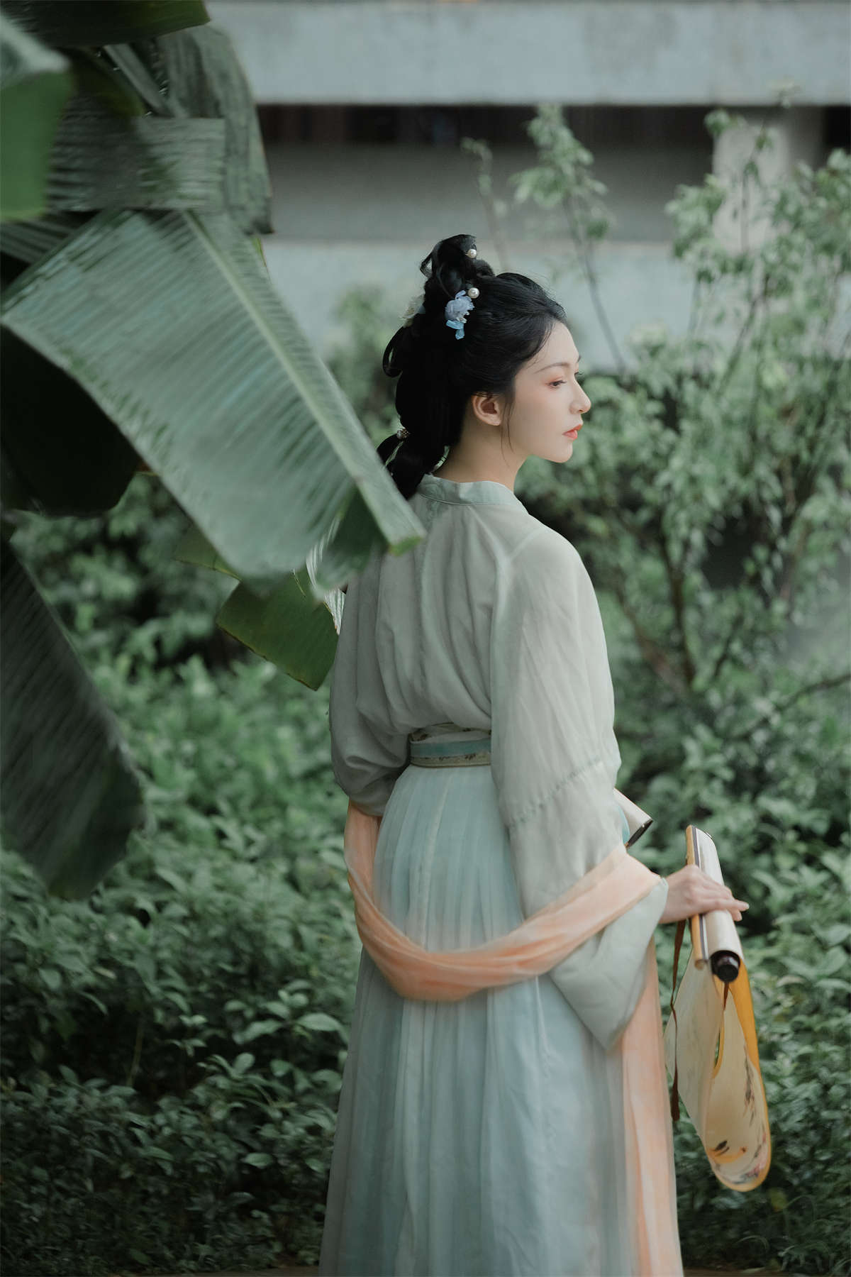 YITUYU艺图语 2023.07.07 雨打芭蕉 芙蕖尚盈-日更街拍