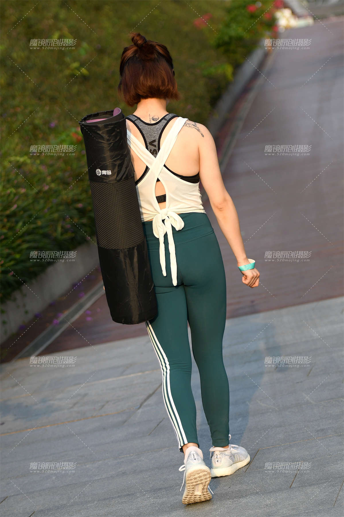 图片[2]-【神摄手赛贴】背瑜伽垫的女孩-日更街拍