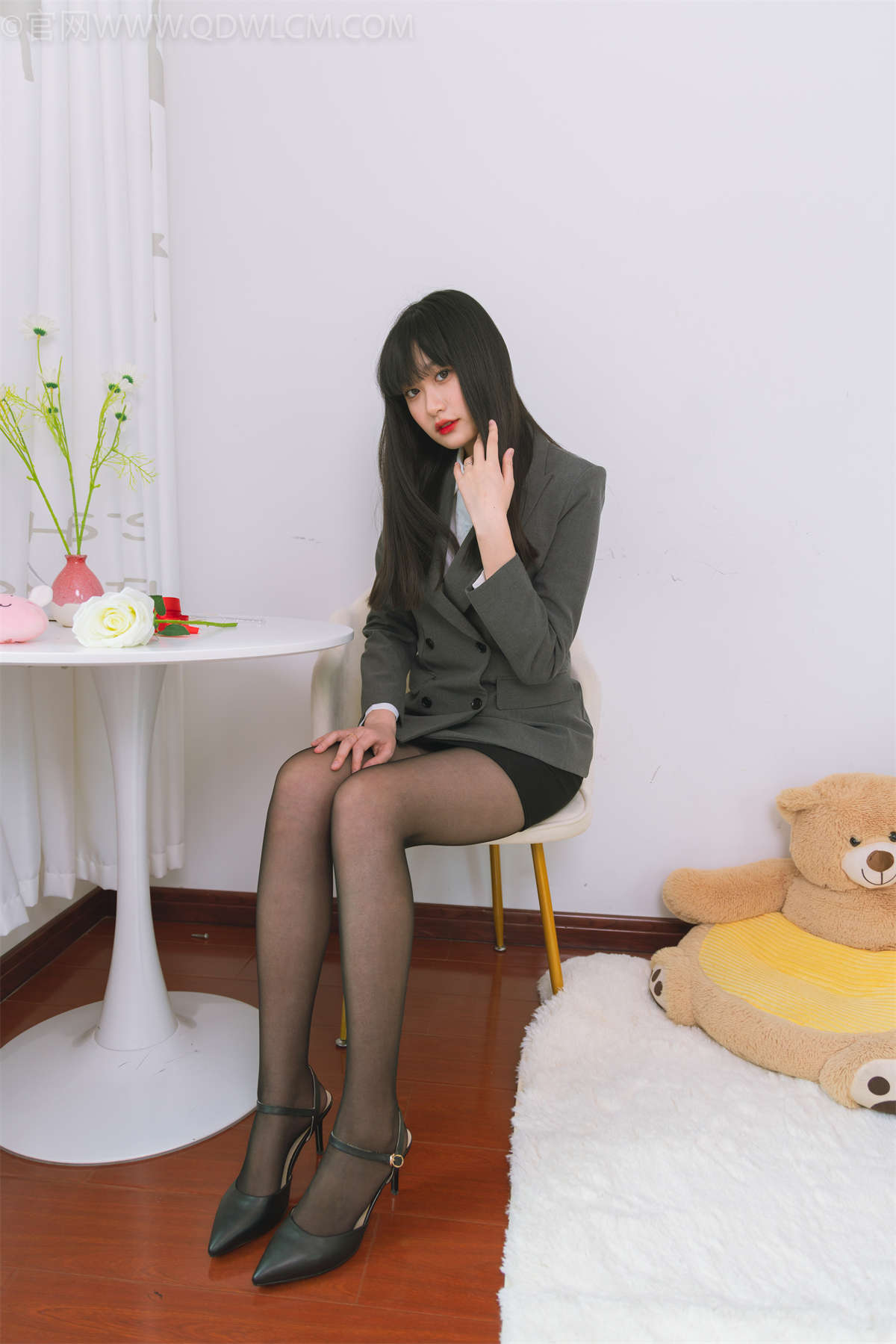 物恋传媒 NO.1513 小敏-黑色时光-日更街拍