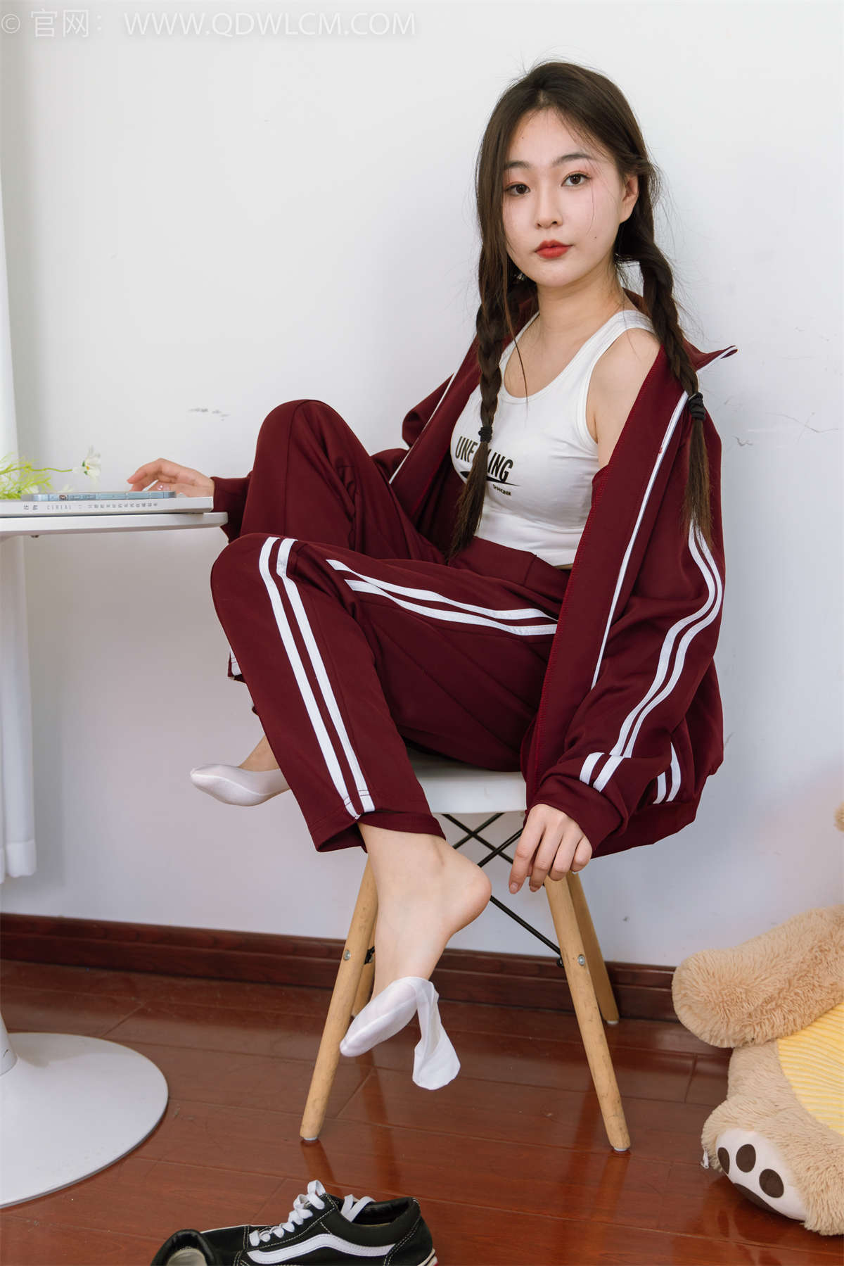 图片[2]-物恋传媒 NO.1472 美兔-飞舞的雪花-日更街拍