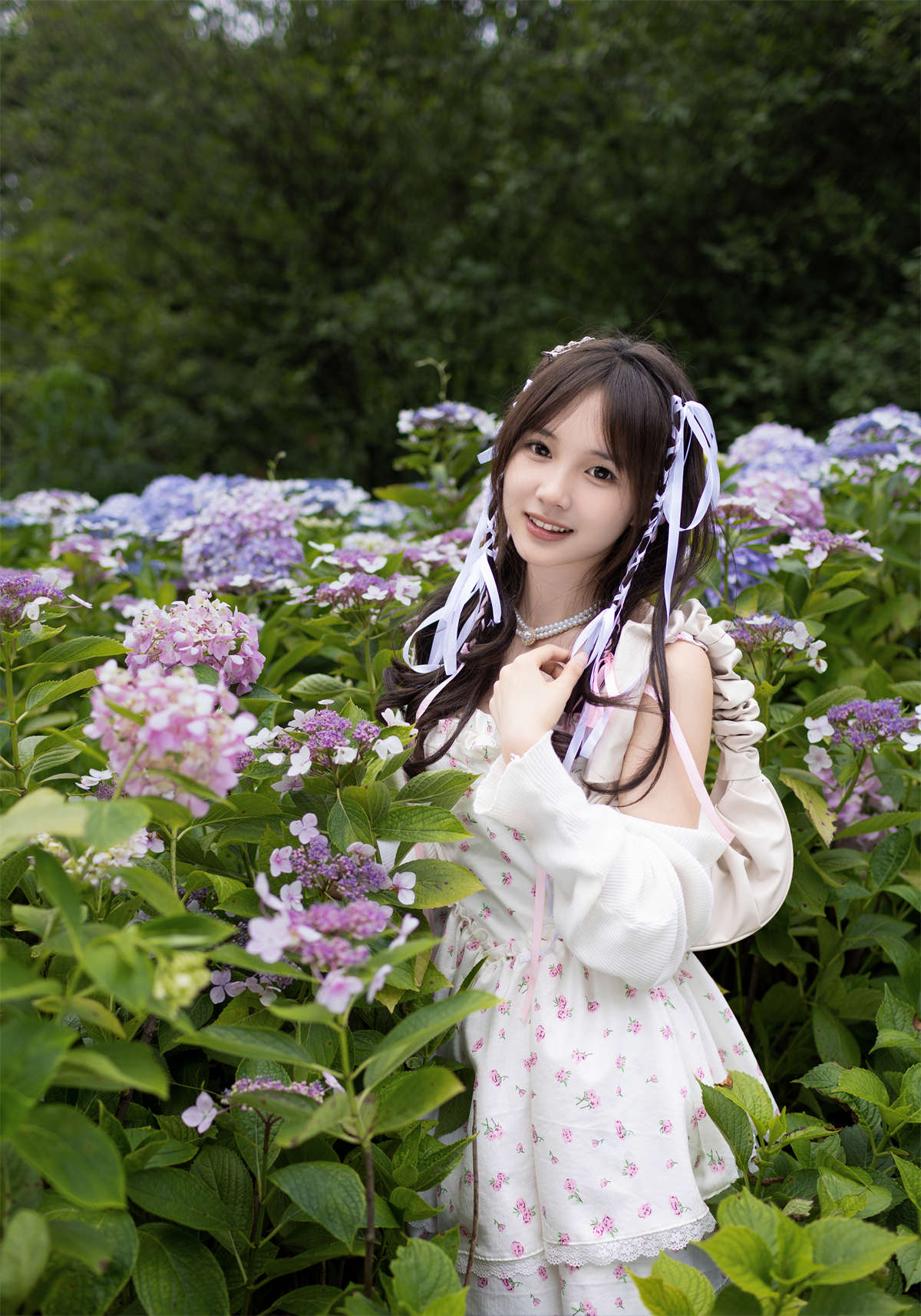 YITUYU艺图语 2023.07.05 秀球花拍人像 妍妍-日更街拍