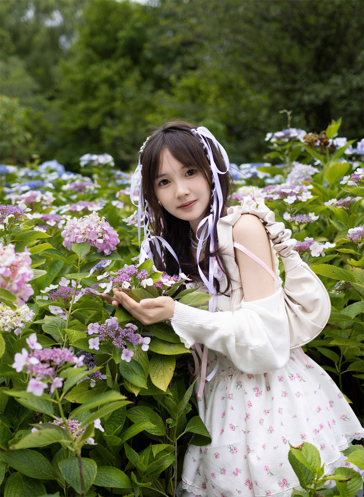 YITUYU艺图语 2023.07.05 秀球花拍人像 妍妍插图1