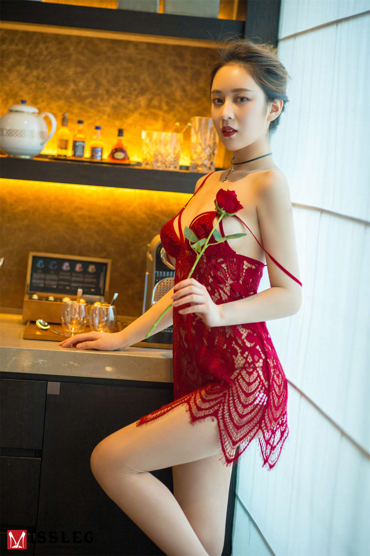 MISSLEG蜜丝 钻石版 F001 乔依琳 玫瑰物语-日更街拍