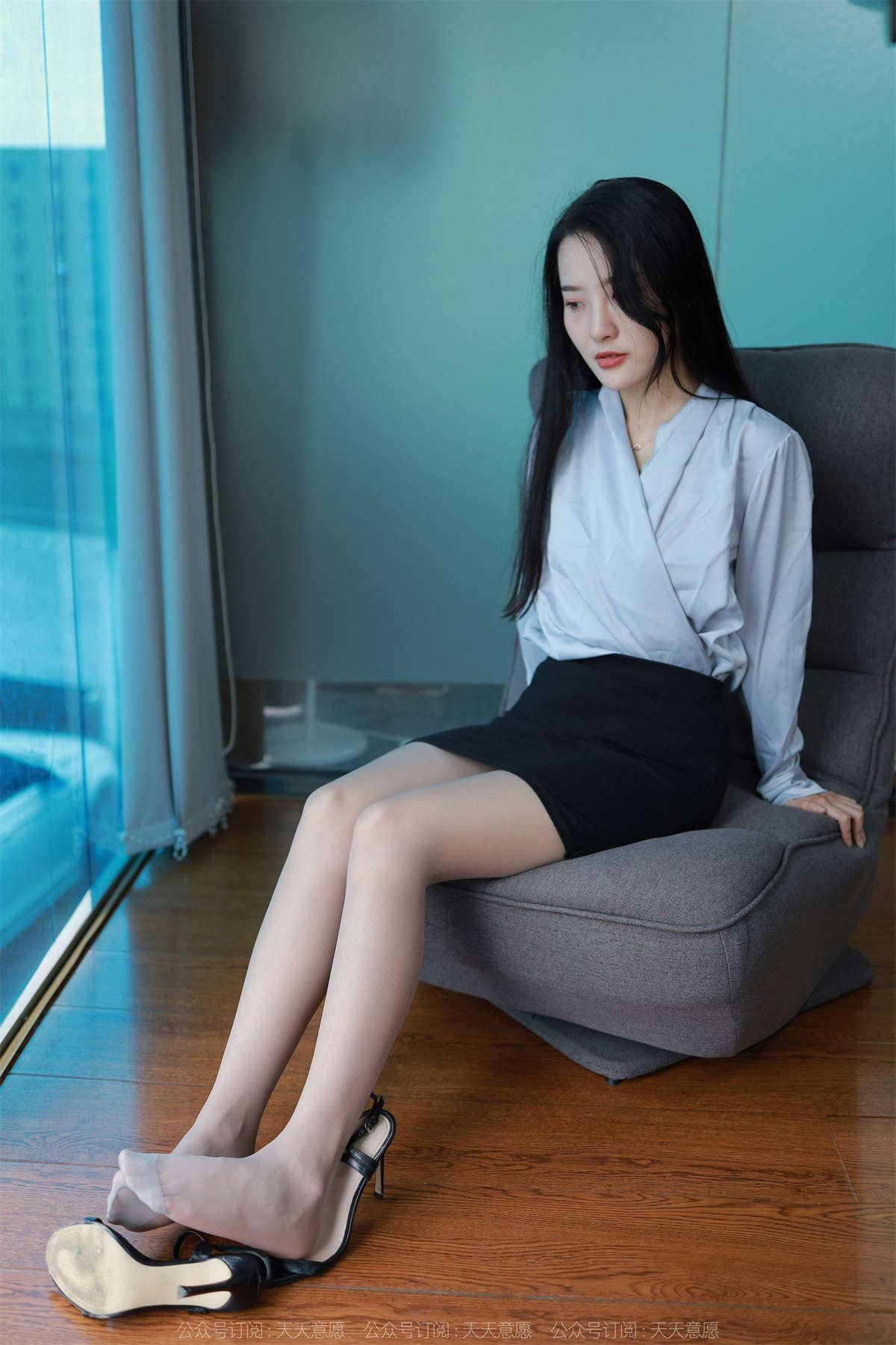 图片[2]-IESS异思趣向 2022.07.24 丝享家1157：婉萍 灰色轨迹-日更街拍