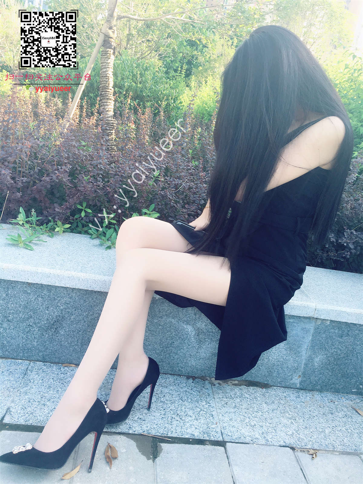 图片[2]-丝月神 001 方扣黑高跟肉丝街拍-日更街拍