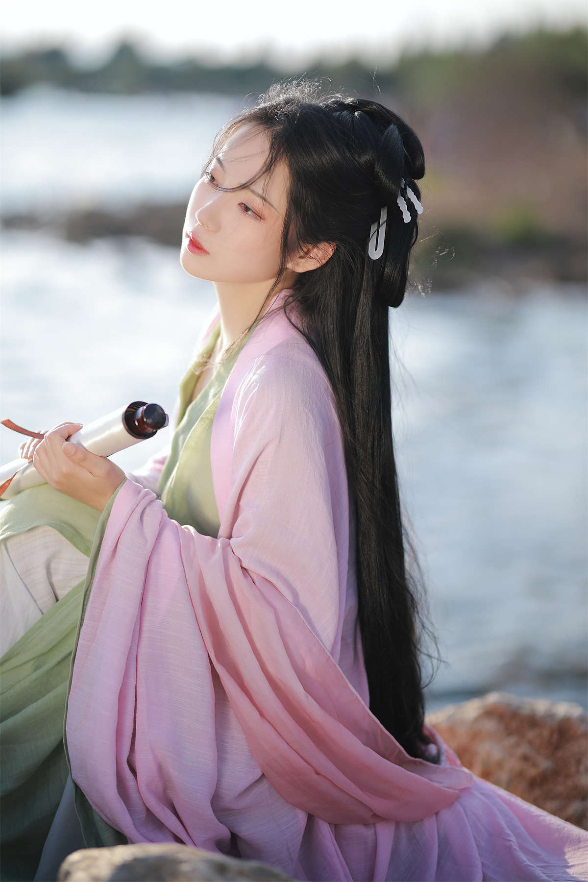 YITUYU艺图语 2022.08.30 人间烟火色 落花人独立插图1