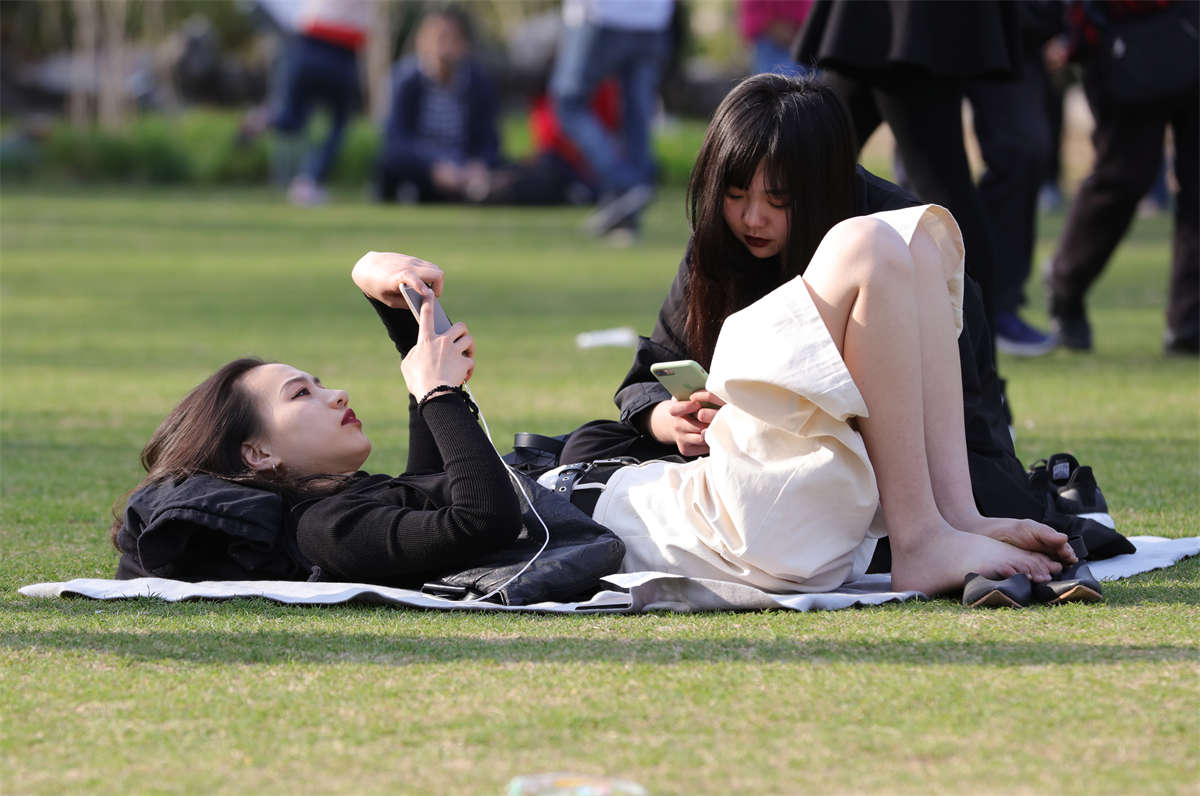 图片[2]-踏青公园街拍系列No.316 Canon5D草地系列-日更街拍