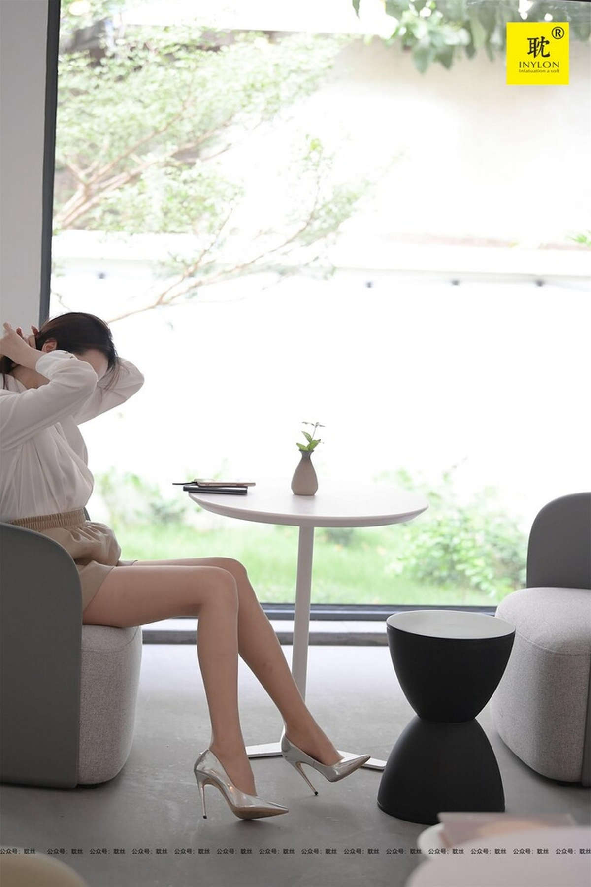 IESS异思趣向 耽丝009：藏美 肉丝高跟美腿-日更街拍