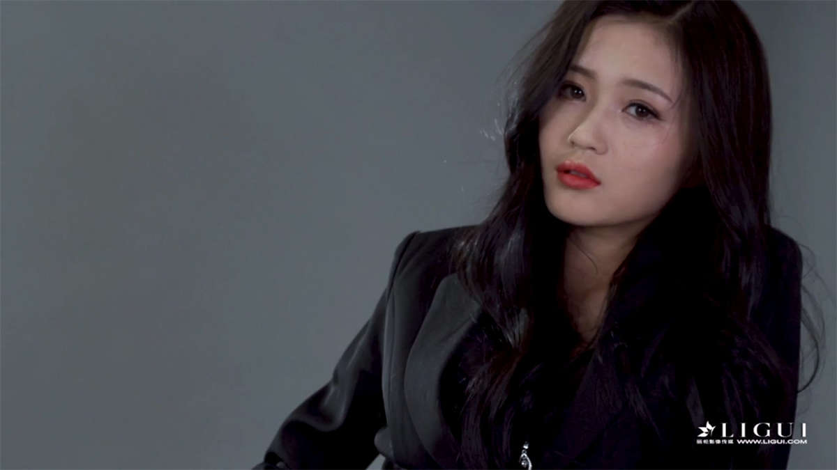 Ligui丽柜视频 2019.08.27 职场新秀 玲玲-日更街拍